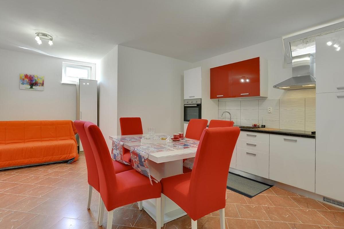 Apartments Elviana Pula Zewnętrze zdjęcie