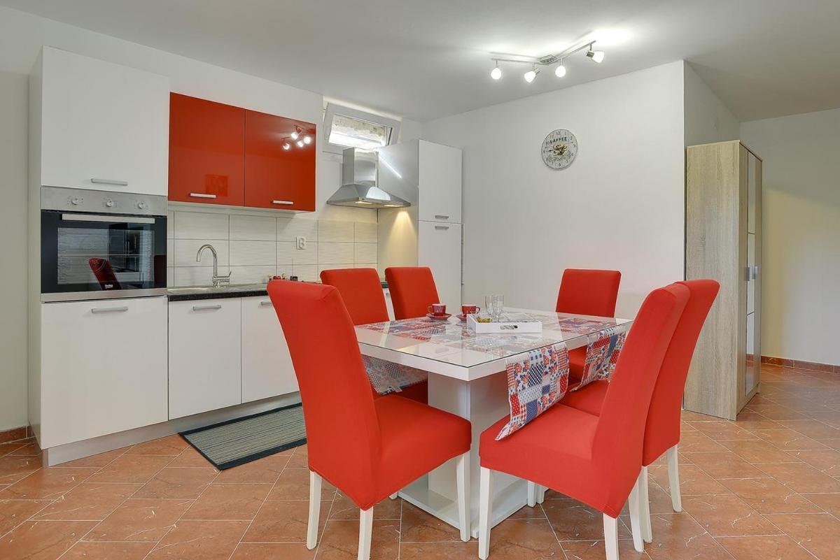 Apartments Elviana Pula Zewnętrze zdjęcie
